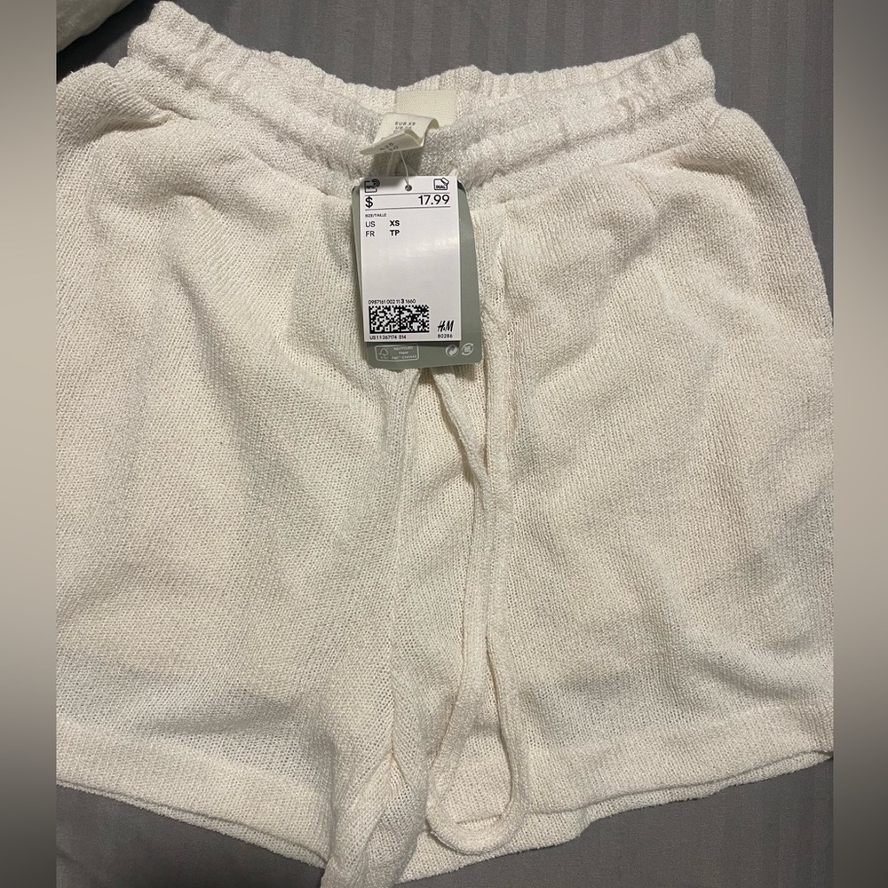 Casual woman dress shorts off white